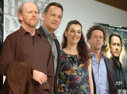 トム・ハンクス終始ご機嫌『天使と悪魔』来日会見｜ブンロク